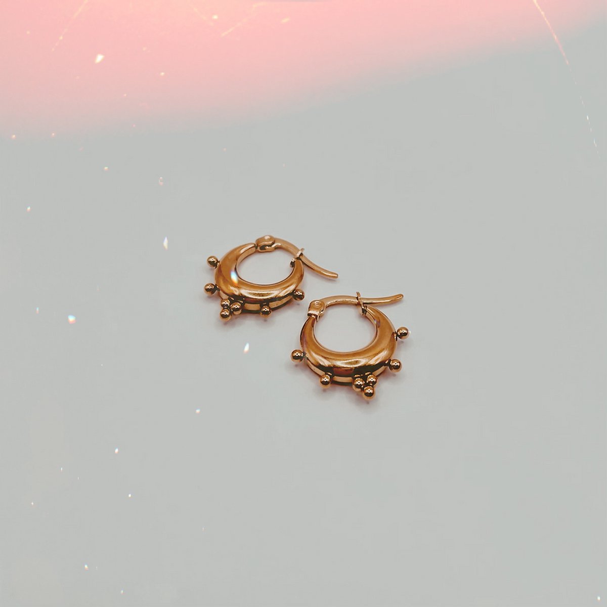 Oorbellen Dames Ring met Druppels in de kleur goud - Sieraden -