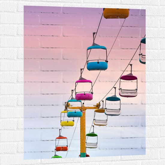 WallClassics - Muursticker - Kabelbaan van Meerkleurige Liften - 75x100 cm Foto op Muursticker