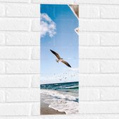 Muursticker - Vliegende Meeuwen boven de Zee - 20x60 cm Foto op Muursticker