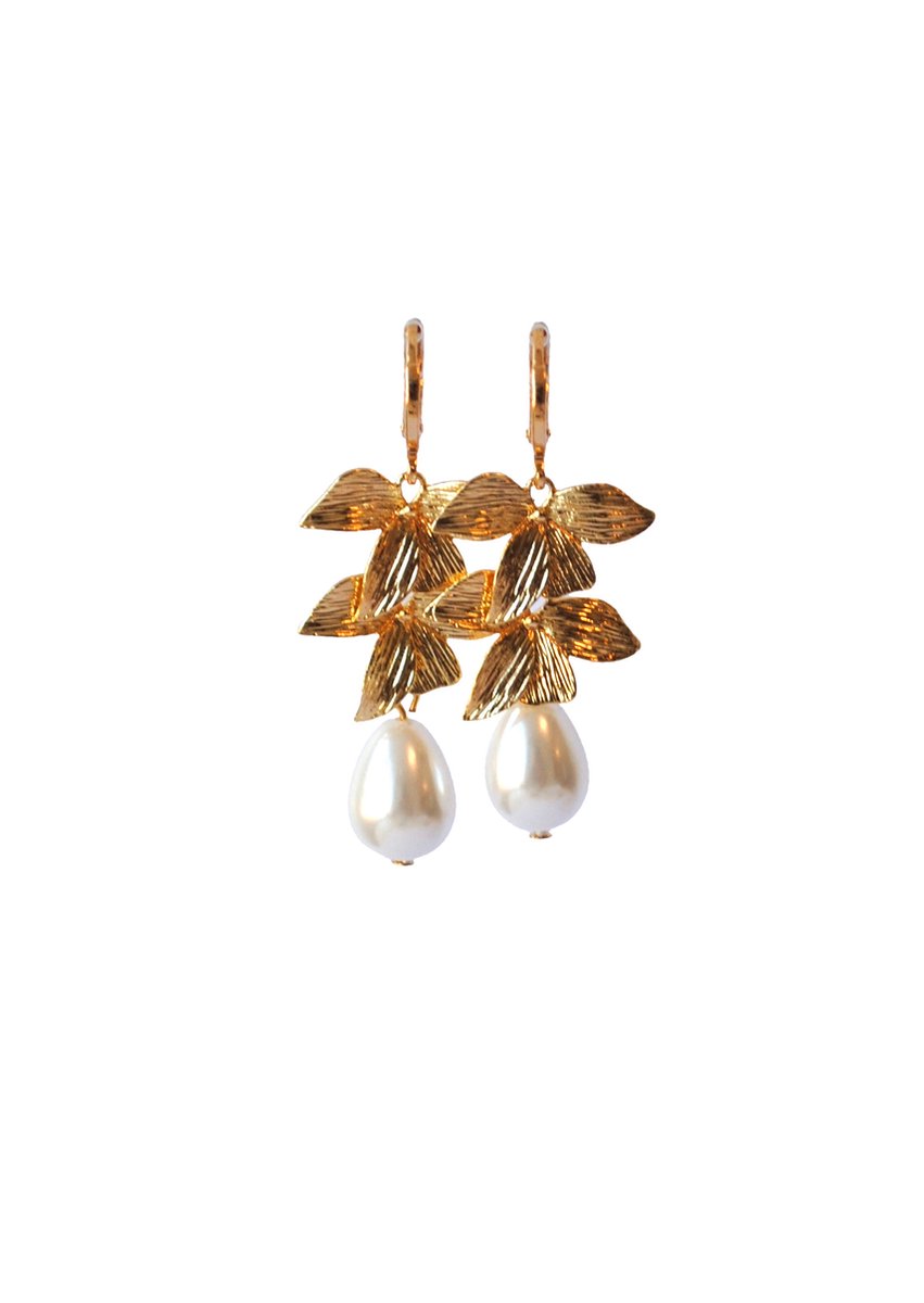 OORBELLEN BLAD 14K GOLDPLATED EN SCHELPPAREL