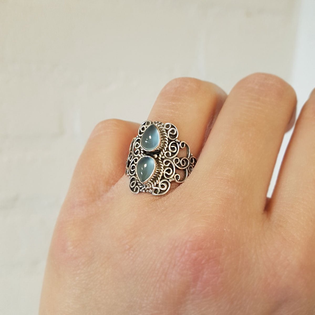 Jewelryz | Mirza | Ring 925 zilver met edelsteen chalcedoon (blauw) | 18.00 mm / maat 57