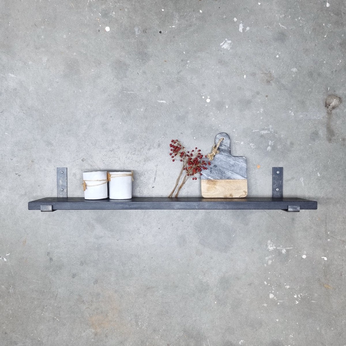 GoudmetHout Wandplank Industrieel - 50 x 20 cm Muurplank - Zwart Eiken Hout - Decoratie Wandrek & Boekenrek - Hangplank Keuken - Wall Shelf + 2 Plankdragers van Ruw Staal Zwart - Zonder coating - 20 cm