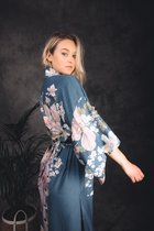 Luxe moederdag cadeautje - Kimono dames badjas, Flower Deluxe blauw met bloemen en pauw, vrouw, maat S