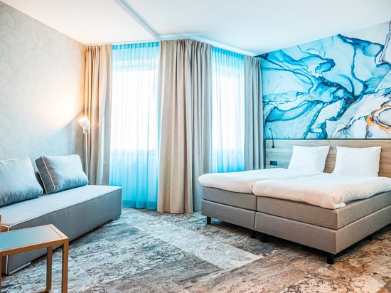 Kussen Colmore zwart met brons – Hotel Chique Living, its a lifestyle