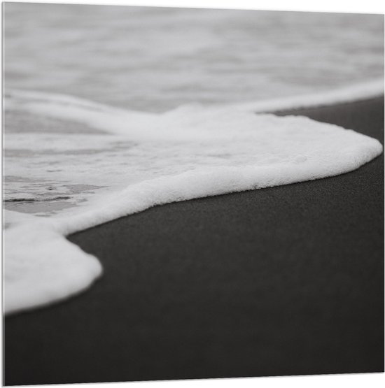 WallClassics - Acrylglas - Schuim van Golf (zwart/wit) - 100x100 cm Foto op Acrylglas (Met Ophangsysteem)