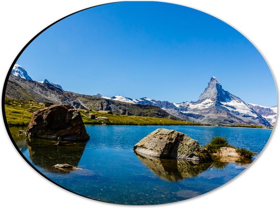 Dibond Ovaal - Grote Stenen in het Water onder aan Berg - 28x21 cm Foto op Ovaal (Met Ophangsysteem)