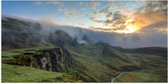 WallClassics - Poster Glossy - Soleil et Brume sur les Montagnes - 100x50 cm Photo sur Papier Poster avec Finition Brillante