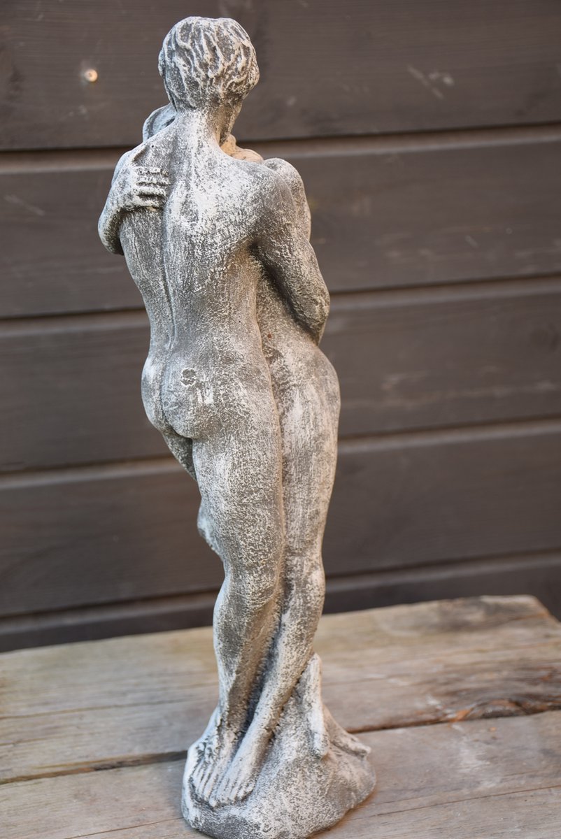 Man En Vrouw Kussend Bol man-en-vrouw-kussend-bol