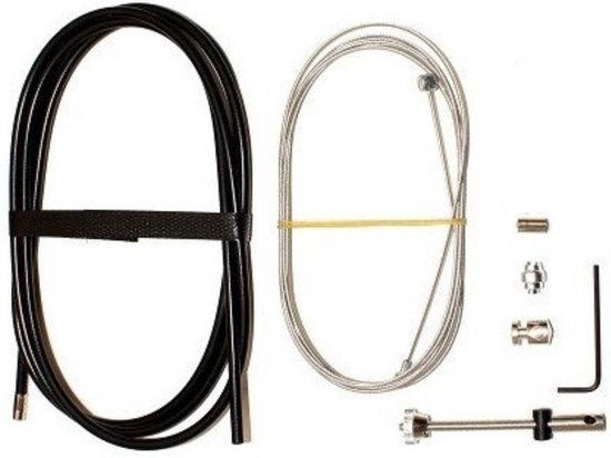 Zwarte buitenkabel gebundeld met klittenband, naast een zilveren binnenkabel en diverse remonderdelen.