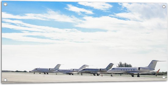 WallClassics - Poster de Jardin - Avions Garés à l'Aéroport - 100x50 cm Photo sur Poster de Jardin (décoration murale pour l'extérieur et l'intérieur)