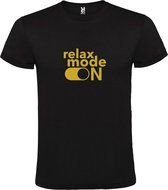 Zwart T-Shirt met “ Relax Mode On “ afbeelding Goud Size M