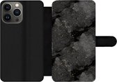 Bookcase Geschikt voor iPhone 13 Pro telefoonhoesje - Marmer print - Glitter - Goud - Zwart - Patronen - Met vakjes - Wallet case met magneetsluiting
