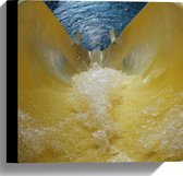 WallClassics - Canvas  - Gele Glijbaan met Stromend Water - 30x30 cm Foto op Canvas Schilderij (Wanddecoratie op Canvas)