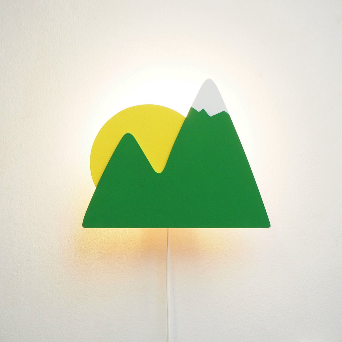 Arnhout - Wandlamp - Berg met Zon - geel en groen - Kinderkamer