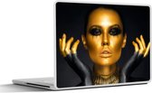 Laptop sticker - 15.6 inch - Vrouw - Portret - Goud - Luxe - Zwart - 36x27,5cm - Laptopstickers - Laptop skin - Cover