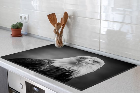 KitchenYeah® Inductie beschermer 81.2x52 cm - Arend - Roofvogel - Zwart - Wit - Dieren - Kookplaataccessoires - Afdekplaat voor kookplaat - Inductiebeschermer - Inductiemat - Inductieplaat mat