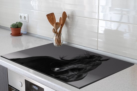 KitchenYeah® Inductie beschermer 81.2x52 cm - Paard - Dieren - Manen - Zwart - Kookplaataccessoires - Afdekplaat voor kookplaat - Inductiebeschermer - Inductiemat - Inductieplaat mat