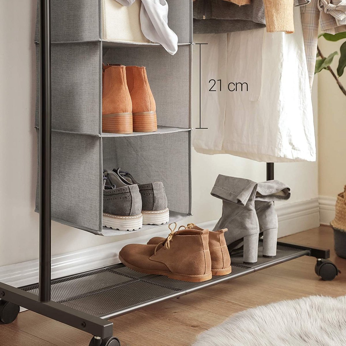 Relaxdays hangende organizer stof, 6 vakken, 2 lades, voor kledingkast, HBD: ca. 82 x 14,5 x 30 cm, beige Relaxdays hangende organizer stof, 6 vakken, 2 lades, voor kledingkast, HBD: ca. 82 x 14,5 x 30 cm, beige