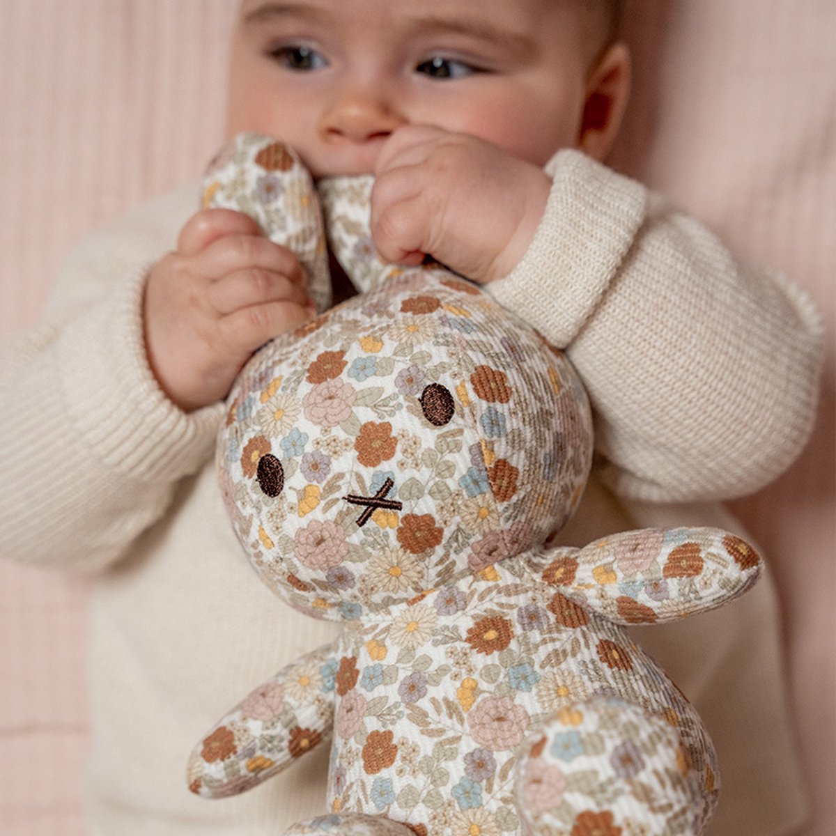 Nijntje x Little Dutch - Vintage Little Flower - Knuffel all over print 25 cm — afbeelding 3