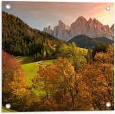 WallClassics - Tuinposter – Herfstig Landschap - 50x50 cm Foto op Tuinposter  (wanddecoratie voor buiten en binnen)