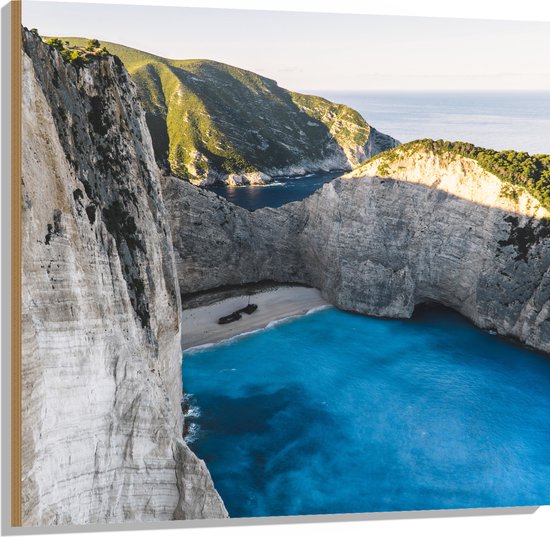 WallClassics - Hout - Navagio Strand in Griekenland - 100x100 cm - 12 mm dik - Foto op Hout (Met Ophangsysteem)