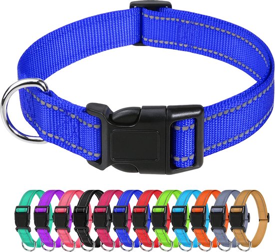 Blauwe hondenhalsband met reflecterende stiksels en zwarte gesp. Onder andere kleuren: groen, paars, roze, zwart, rood, blauw, oranje, grijs en bruin.
