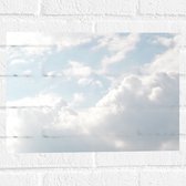WallClassics - Muursticker - Grote Witte Wolken in de Lucht - 40x30 cm Foto op Muursticker