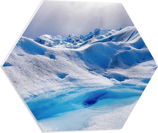 WallClassics - PVC Schuimplaat Hexagon  - Sneeuwbergen - 50x43.5 cm Foto op Hexagon (Met Ophangsysteem)