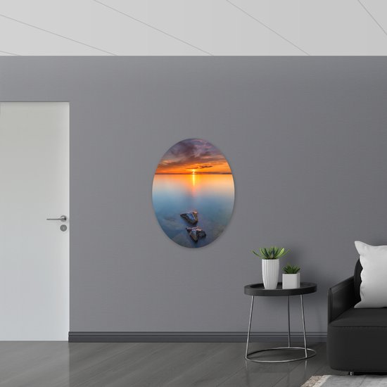 WallClassics - Plaque Ovale en Mousse PVC - Soleil S'éloignant de l' Water - 72x96 cm Photo sur Ovale (Avec Système d'accrochage)