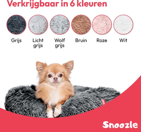 Chihuahua in een donkergrijze, pluizige Snoozle mand. Verkrijgbaar in 6 kleuren: grijs, lichtgrijs, wolfgrijs, bruin, roze, wit.