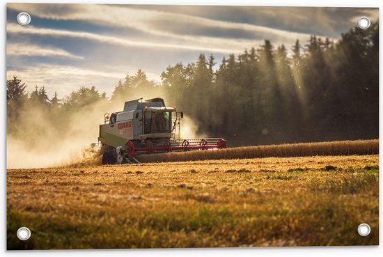 WallClassics - Poster de jardin - Moissonneuse au travail - 60x40 cm Photo sur poster de jardin (décoration murale pour extérieur et intérieur)