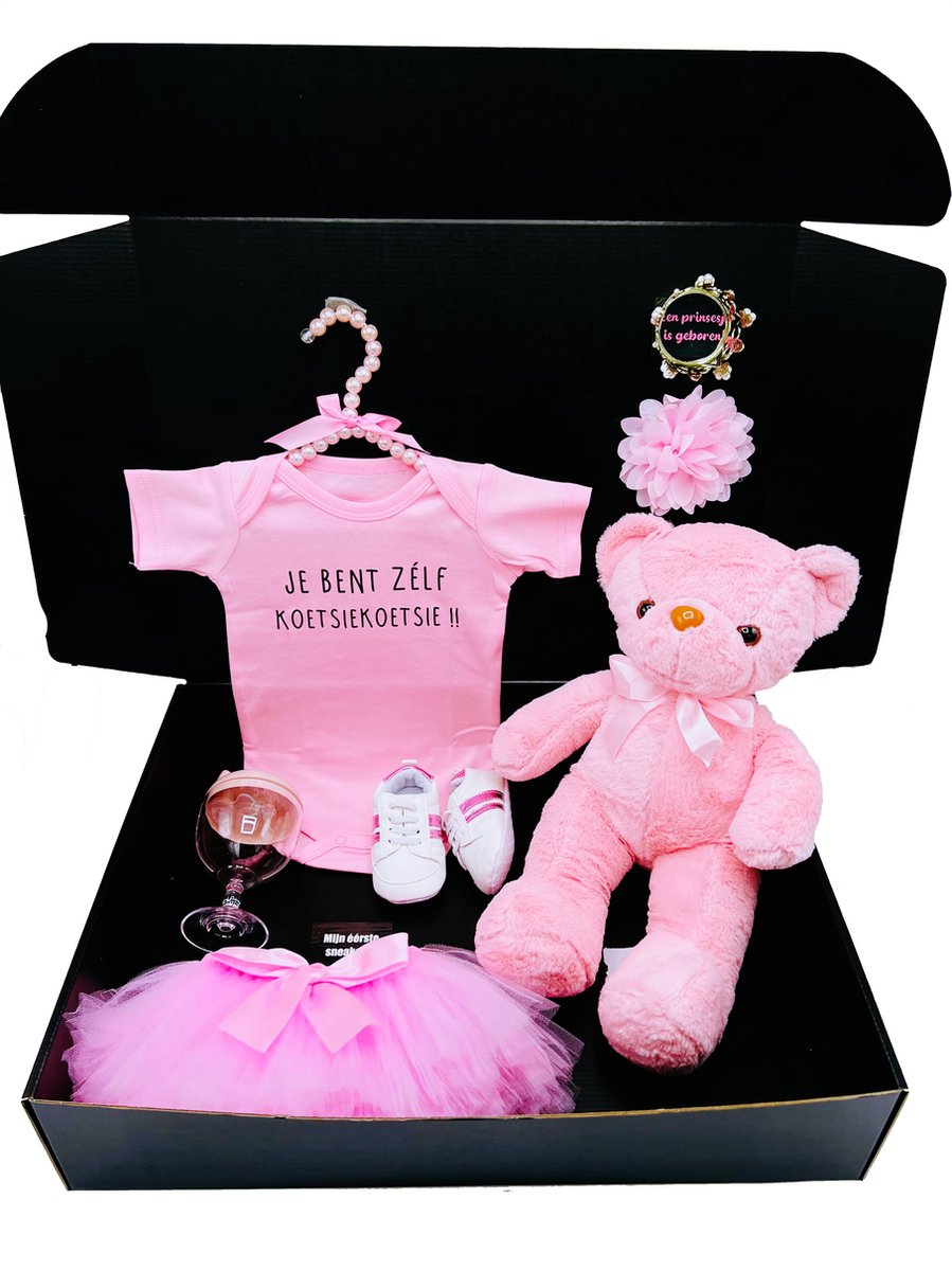 Goedkoopste Kraamcadeau meisje Extreme box - romper petticoat baby sneakers beer babyfles wijnglas hoofdband - groot kraampakket - ook rechtstreeks opsturen mogenlijk