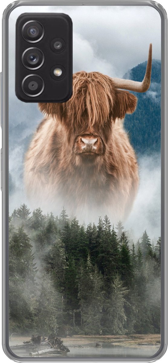 Telefoonhoesje Geschikt voor Samsung Galaxy A33 5G hoesje - Schotse hooglander - Koeien - Mist - Siliconen Telefoonhoesje Telefoonhoesje