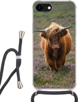Hoesje met koord Geschikt voor iPhone 7 - Schotse Hooglander - Heide - Dieren - Siliconen - Crossbody - Backcover met Koord - Telefoonhoesje met koord - Hoesje met touw