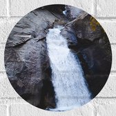 WallClassics - Muursticker Cirkel - Kleine Waterval van Rots af - 30x30 cm Foto op Muursticker