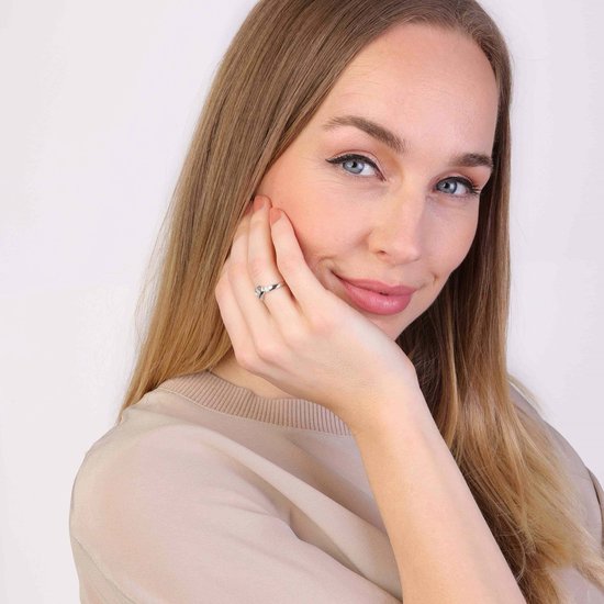 Bague coeur en or blanc avec 9 diamants