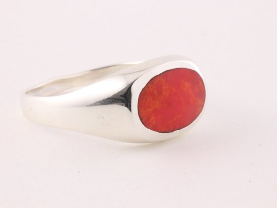 Ovale hoogglans zilveren ring met rode koraal steen - maat 20