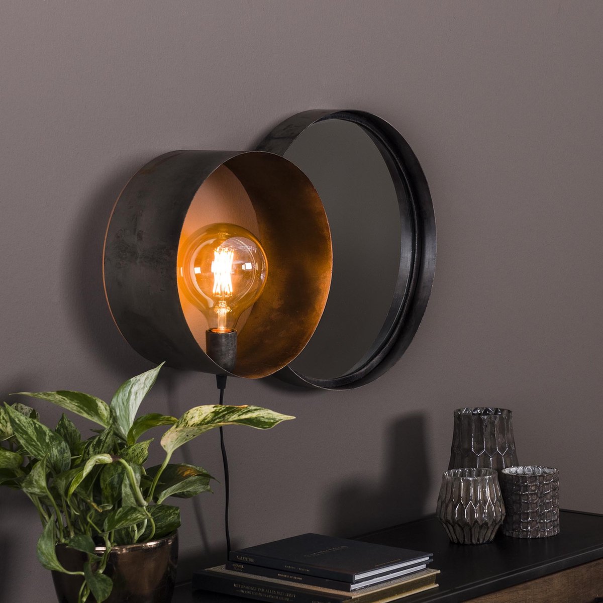 Wandlamp Charger spiegel en lamp | 1 lichts | ⌀ 30 cm | glas / metaal | zwart / grijs / oud zilver | modern / landelijk design