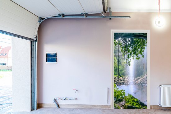 Deurposter 80x205 cm - Deursticker Jungle - Regenwoud - Water - Waterval - Planten - Meubelfolie zelfklevend - Deurfolie woonkamer - Interieurfolie fotobehang - Deur plakfolie - Deurstickers - Deurbehang sticker - Kamer decoratie