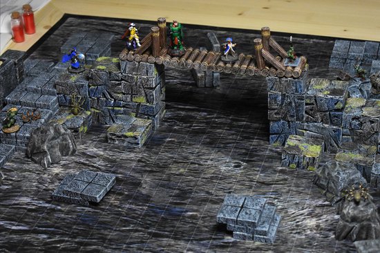 Thumbnail van een extra afbeelding van het spel Battlemap - Looming Mountains (80x80cm) 1 inch vakjes