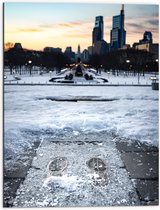 WallClassics - Dibond - Bevroren Sneeuw in Stad - 60x80 cm Foto op Aluminium (Met Ophangsysteem)