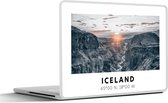 Laptop sticker - 13.3 inch - IJsland - Rivier - Bergen - 31x22,5cm - Laptopstickers - Laptop skin - Cover