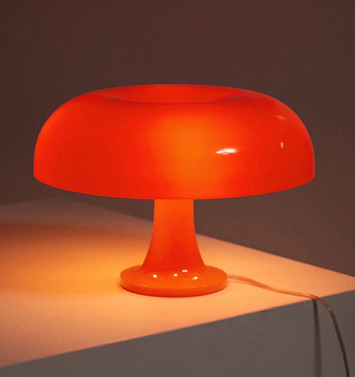 Italiaanse designer lamp - 60´s - Minimalistische verlichting - Tafel lampen - Retro - Vintage - Lampen - Oranje