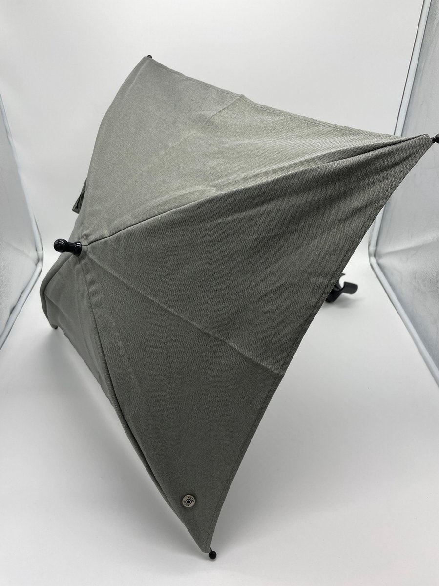 Mutsy-i2-herritage-moss-green-parasol
