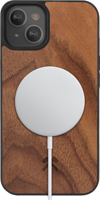 Woodcessories Magnetic Wooden Case - geschikt voor iPhone 14 - ingelegd met echt walnoot hout - geschikt voor MagSafe en draadloos laden