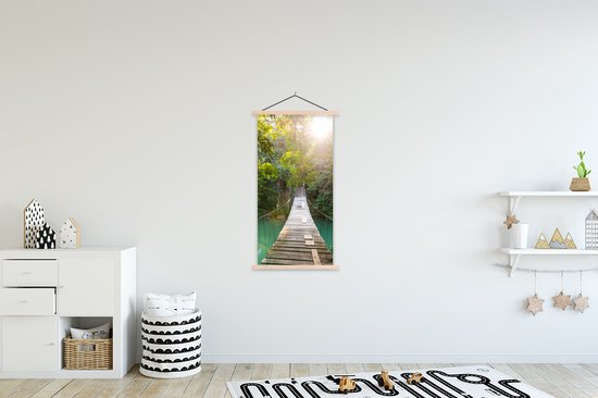 Porte-affiche avec affiche - Affiche scolaire - Jungle - Water - Pont - Nature - Plantes - 60x120 cm - Lattes vierges