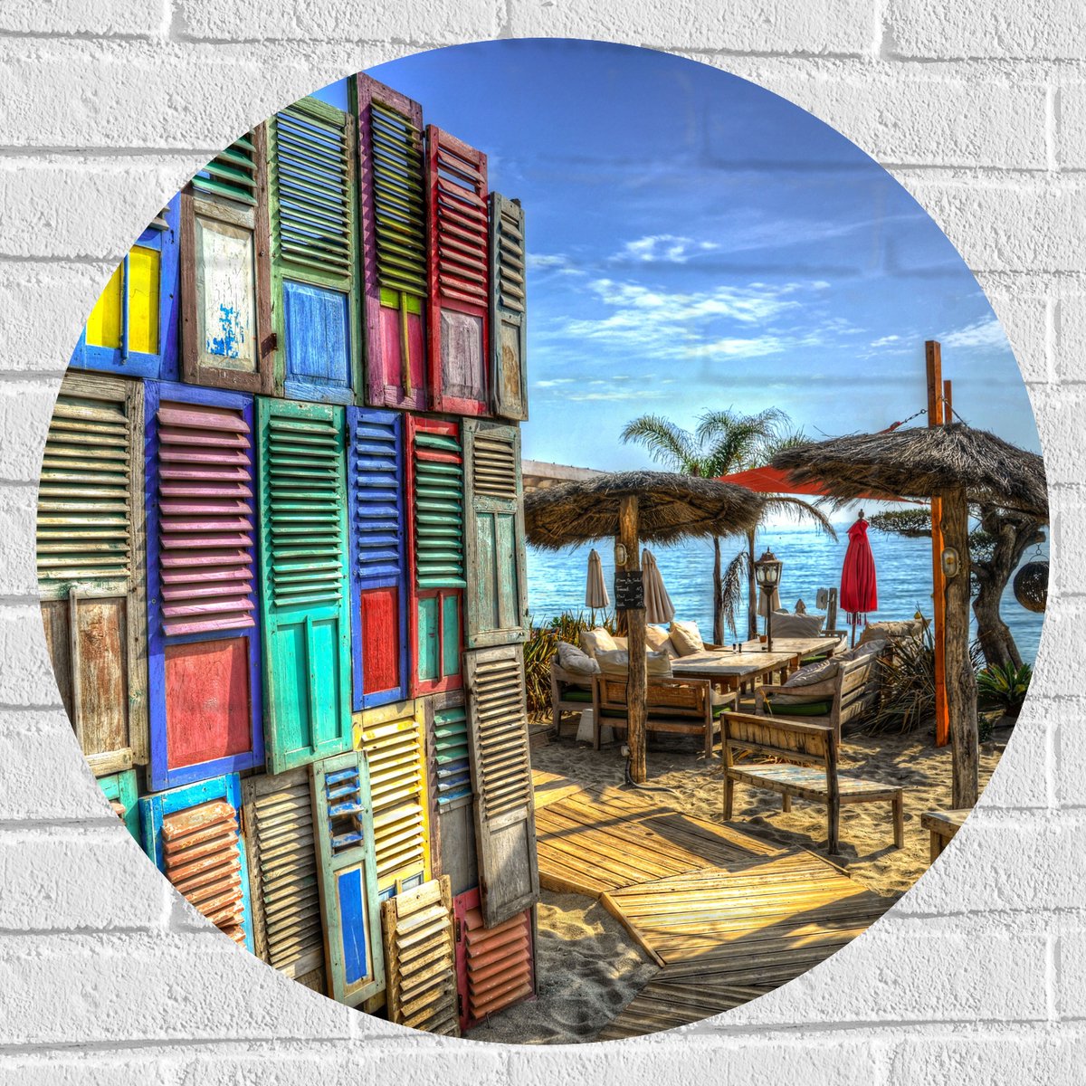 Muursticker Cirkel - Bankjes en Parasol dicht aan het Water - 70x70 cm Foto op Muursticker