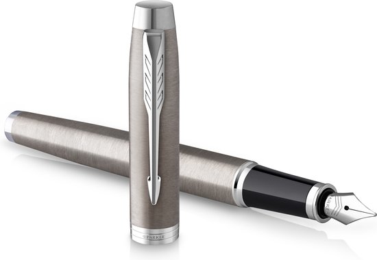 Parker IM vulpen | Roestvrij staal met chromen afwerking | Medium punt met blauw inktpatroon | Geschenkverpakking