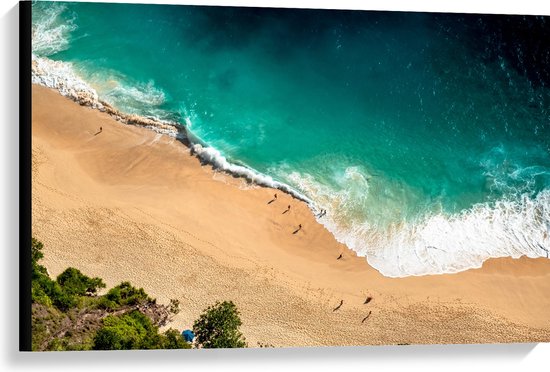 WallClassics - Canvas  - Golven op het Strand van Boven - 90x60 cm Foto op Canvas Schilderij (Wanddecoratie op Canvas)