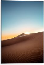 WallClassics - Dibond - Hoge Duinen in de Woestijn - 40x60 cm Foto op Aluminium (Wanddecoratie van metaal)